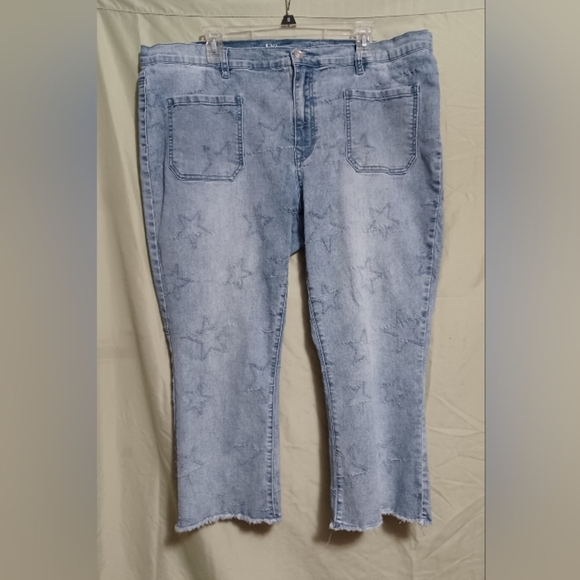 A DG2 By Diane Gilman Light Blue Star Patterned Women Crop Capri Jeans - Picture 1 of 8